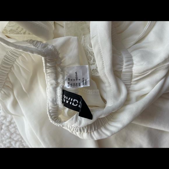 Re-poshed Lacey Divided romper - Picture 3 of 3